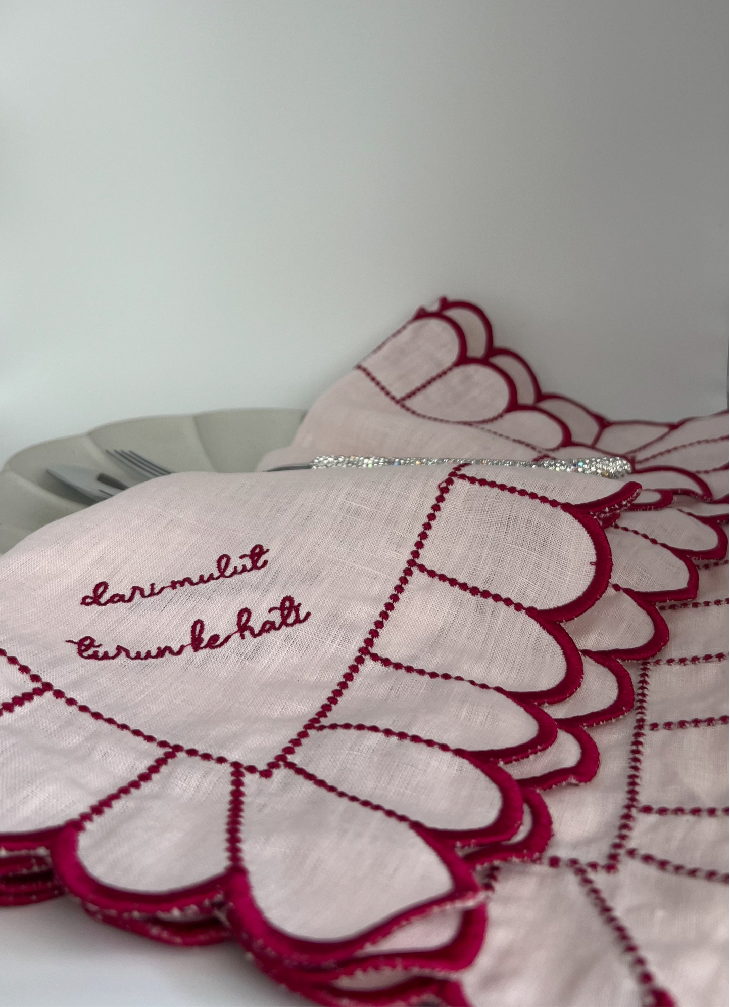 Set of 2 Fras Embroidered Linen Napkin - Pink
