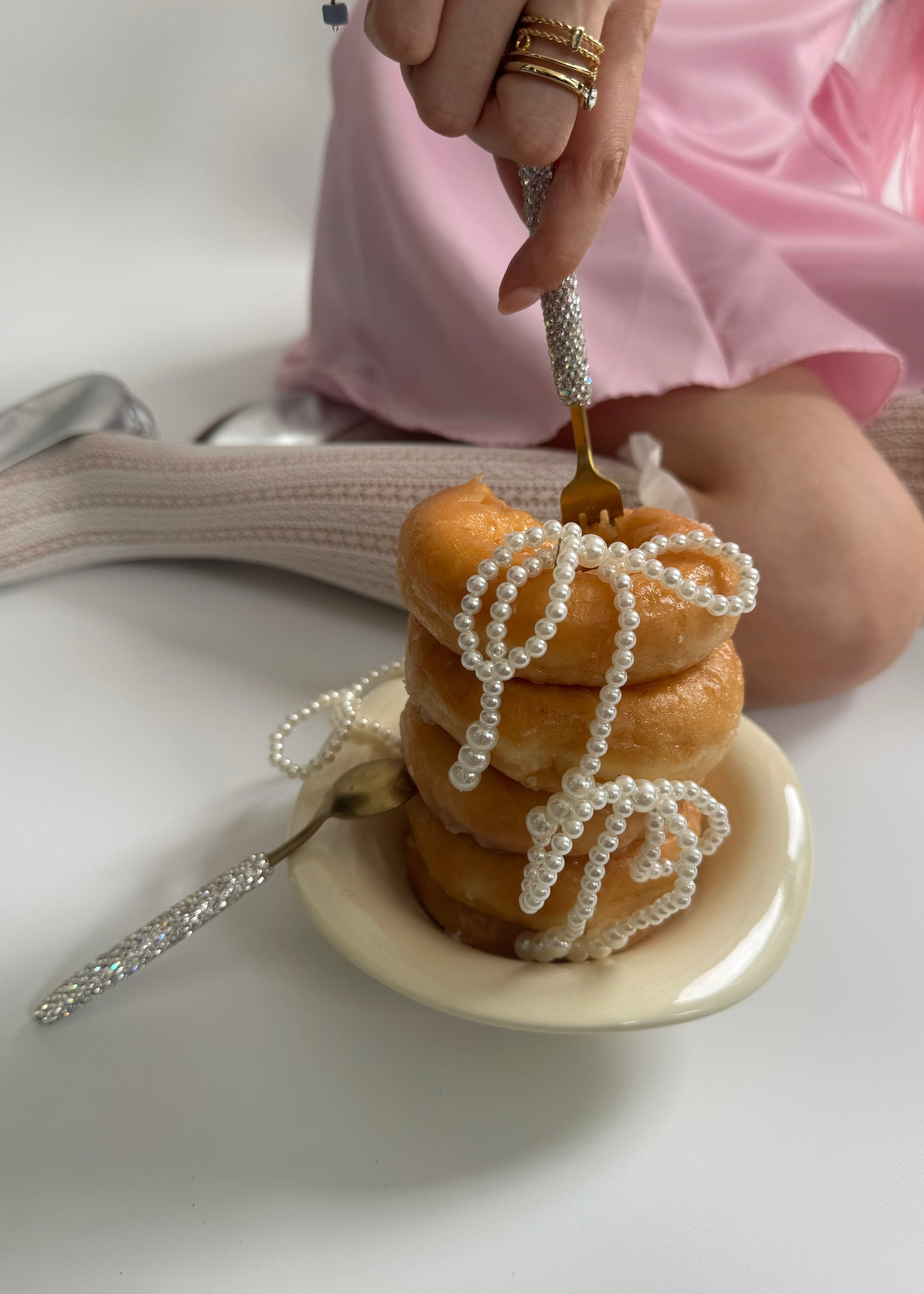 rhinestone dessert cutleries for stunning table setting / tablescapes
