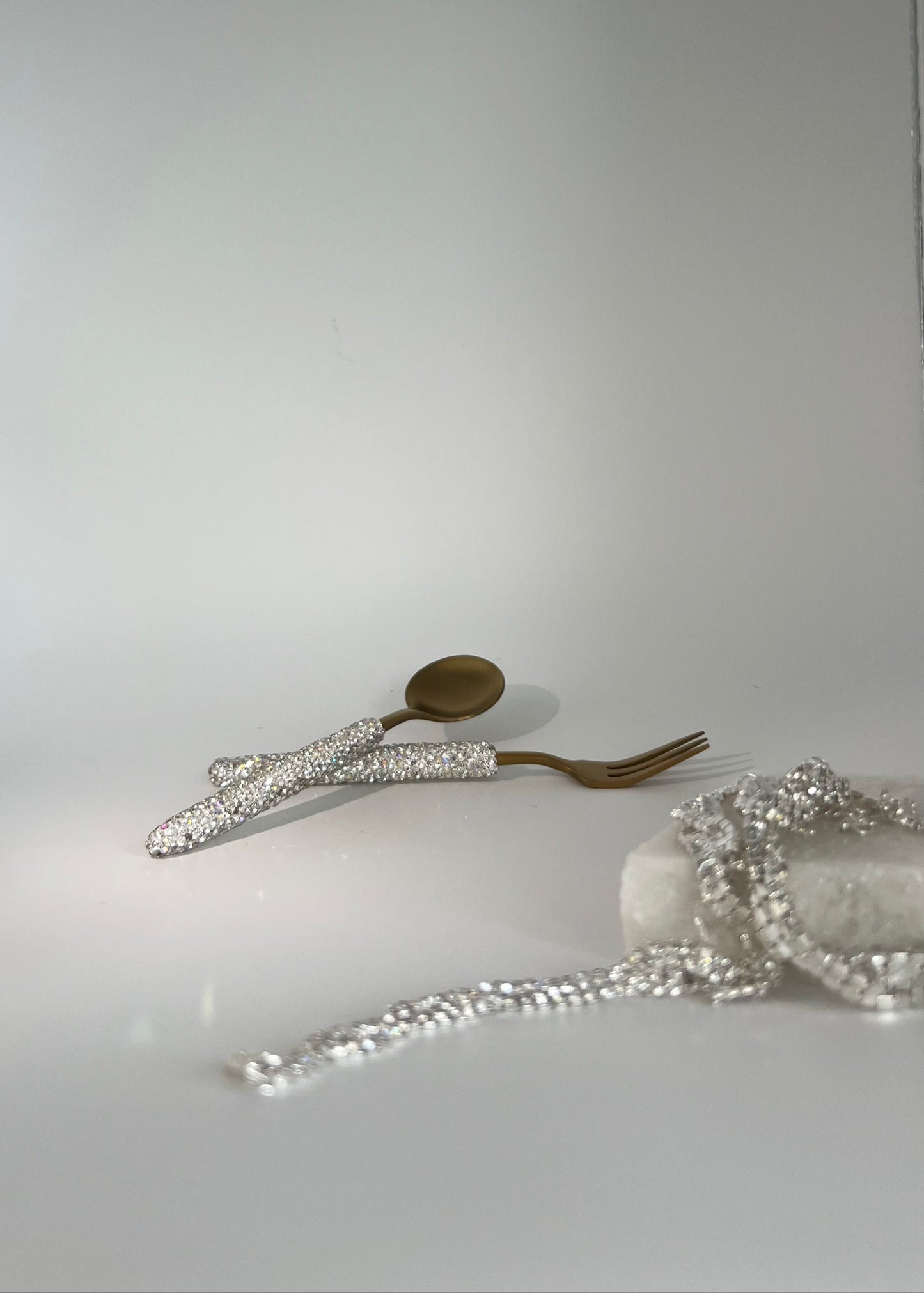 rhinestone dessert cutleries for stunning table setting / tablescapes