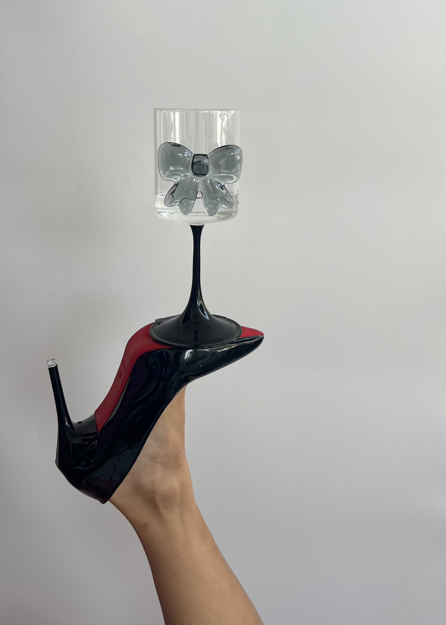 smokey grey black bow glasses for perfect table setting / tablescapes