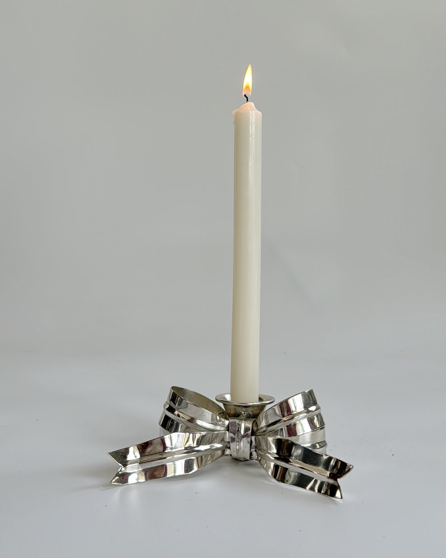 Bow Candle Holder